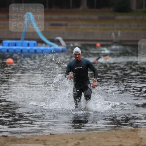 14.09.2025 - Stadtparktriathlon Michael Strokosch http://msf.ph/oto/8864904 14.09.2025 08:59:40 Schwimmen 414 meine-sportfotos.de