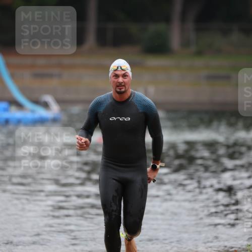 14.09.2025 - Stadtparktriathlon Michael Strokosch http://msf.ph/oto/8864919 14.09.2025 08:59:43 Schwimmen 414 meine-sportfotos.de