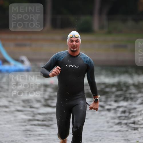 14.09.2025 - Stadtparktriathlon Michael Strokosch http://msf.ph/oto/8864921 14.09.2025 08:59:43 Schwimmen 414 meine-sportfotos.de