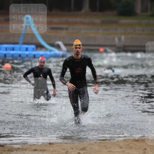 14.09.2025 - Stadtparktriathlon Michael Strokosch http://msf.ph/oto/8864948 14.09.2025 09:00:12 Schwimmen 405, 416 meine-sportfotos.de