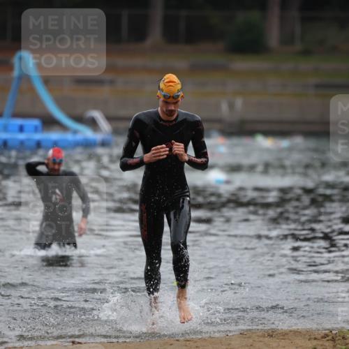 14.09.2025 - Stadtparktriathlon Michael Strokosch http://msf.ph/oto/8864953 14.09.2025 09:00:13 Schwimmen 405, 416 meine-sportfotos.de