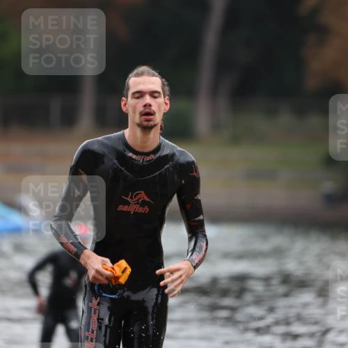 14.09.2025 - Stadtparktriathlon Michael Strokosch http://msf.ph/oto/8864965 14.09.2025 09:00:15 Schwimmen 405, 416 meine-sportfotos.de