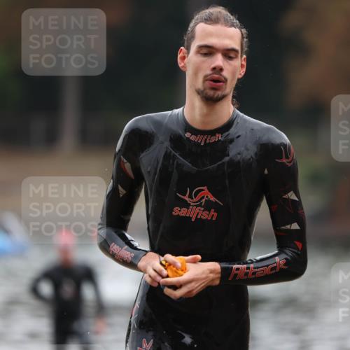 14.09.2025 - Stadtparktriathlon Michael Strokosch http://msf.ph/oto/8864973 14.09.2025 09:00:16 Schwimmen 405, 416 meine-sportfotos.de