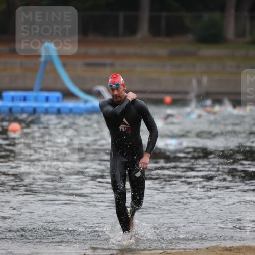 14.09.2025 - Stadtparktriathlon Michael Strokosch http://msf.ph/oto/8864984 14.09.2025 09:00:19 Schwimmen 405, 416 meine-sportfotos.de