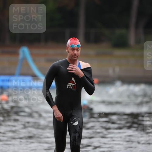 14.09.2025 - Stadtparktriathlon Michael Strokosch http://msf.ph/oto/8864999 14.09.2025 09:00:21 Schwimmen 416 meine-sportfotos.de