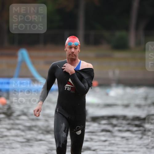 14.09.2025 - Stadtparktriathlon Michael Strokosch http://msf.ph/oto/8865001 14.09.2025 09:00:22 Schwimmen 416 meine-sportfotos.de