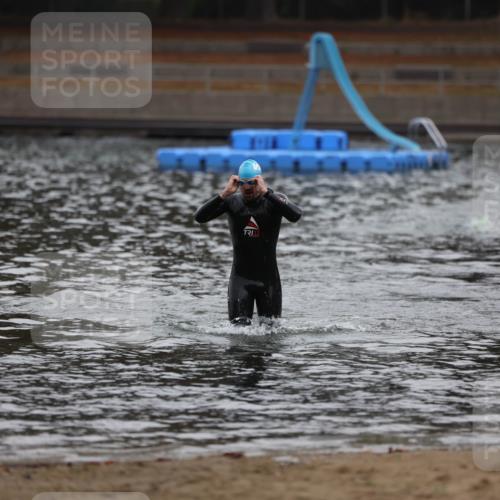 14.09.2025 - Stadtparktriathlon Michael Strokosch http://msf.ph/oto/8865016 14.09.2025 09:00:33 Schwimmen 435 meine-sportfotos.de