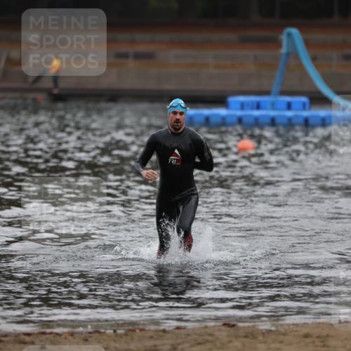 14.09.2025 - Stadtparktriathlon Michael Strokosch http://msf.ph/oto/8865018 14.09.2025 09:00:35 Schwimmen 435 meine-sportfotos.de