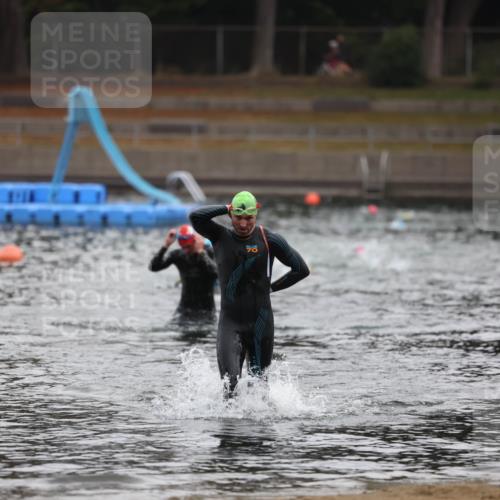 14.09.2025 - Stadtparktriathlon Michael Strokosch http://msf.ph/oto/8865049 14.09.2025 09:00:52 Schwimmen 408 meine-sportfotos.de