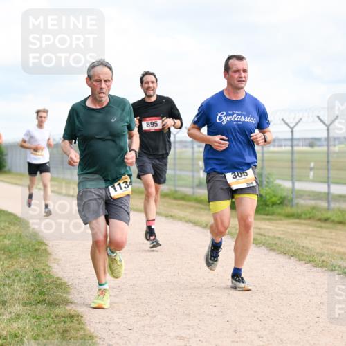 14.09.2025 - Airport Race Dr. Thomas Lammeyer http://msf.ph/oto/8865068 14.09.2025 12:05:23 Laufen 113, 895, 305, 305 meine-sportfotos.de