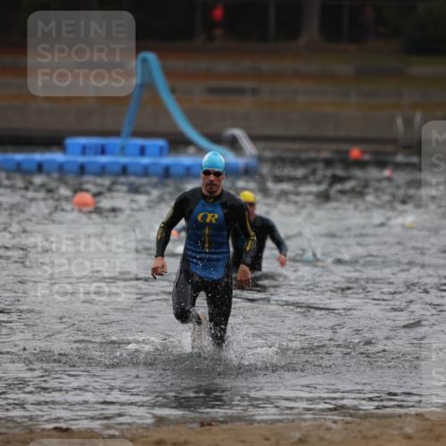 14.09.2025 - Stadtparktriathlon Michael Strokosch http://msf.ph/oto/8865100 14.09.2025 09:01:09 Schwimmen 394, 431 meine-sportfotos.de