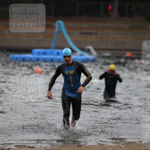 14.09.2025 - Stadtparktriathlon Michael Strokosch http://msf.ph/oto/8865108 14.09.2025 09:01:10 Schwimmen 431 meine-sportfotos.de