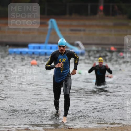 14.09.2025 - Stadtparktriathlon Michael Strokosch http://msf.ph/oto/8865109 14.09.2025 09:01:11 Schwimmen 403, 431, 436 meine-sportfotos.de