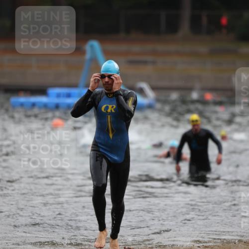 14.09.2025 - Stadtparktriathlon Michael Strokosch http://msf.ph/oto/8865112 14.09.2025 09:01:12 Schwimmen 403, 431, 436 meine-sportfotos.de