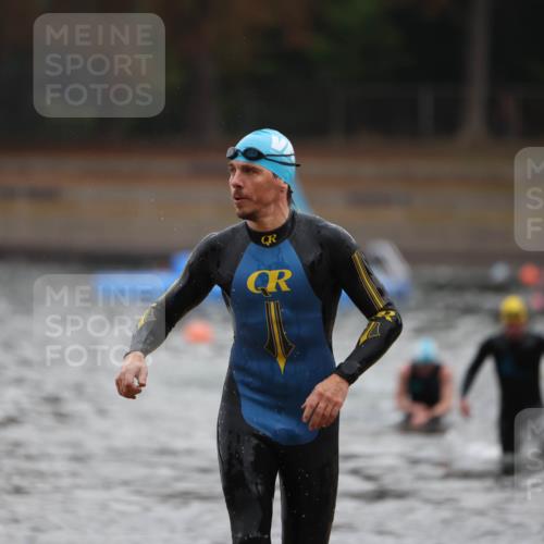 14.09.2025 - Stadtparktriathlon Michael Strokosch http://msf.ph/oto/8865118 14.09.2025 09:01:13 Schwimmen 403, 431, 436 meine-sportfotos.de