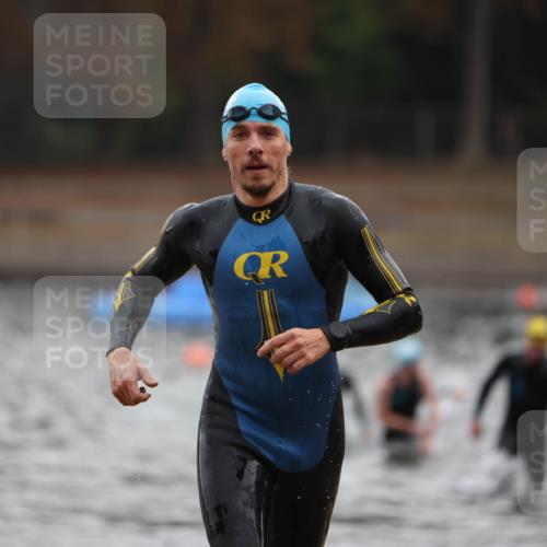 14.09.2025 - Stadtparktriathlon Michael Strokosch http://msf.ph/oto/8865121 14.09.2025 09:01:14 Schwimmen 403, 431, 436 meine-sportfotos.de