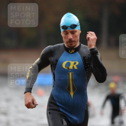 14.09.2025 - Stadtparktriathlon Michael Strokosch http://msf.ph/oto/8865124 14.09.2025 09:01:14 Schwimmen 403, 431, 436 meine-sportfotos.de