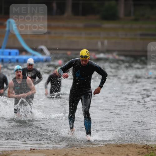 14.09.2025 - Stadtparktriathlon Michael Strokosch http://msf.ph/oto/8865127 14.09.2025 09:01:18 Schwimmen 403, 412, 436 meine-sportfotos.de