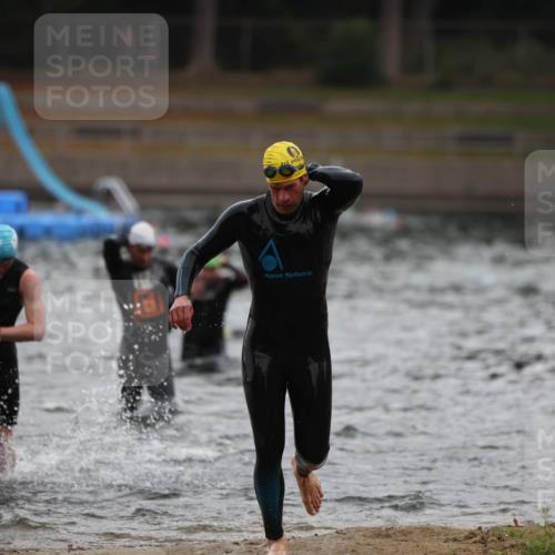 14.09.2025 - Stadtparktriathlon Michael Strokosch http://msf.ph/oto/8865133 14.09.2025 09:01:20 Schwimmen 386, 403, 412, 436 meine-sportfotos.de
