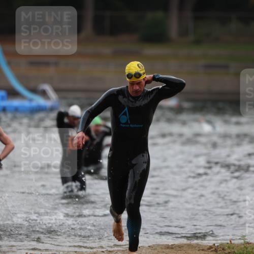 14.09.2025 - Stadtparktriathlon Michael Strokosch http://msf.ph/oto/8865135 14.09.2025 09:01:20 Schwimmen 386, 403, 412, 436 meine-sportfotos.de