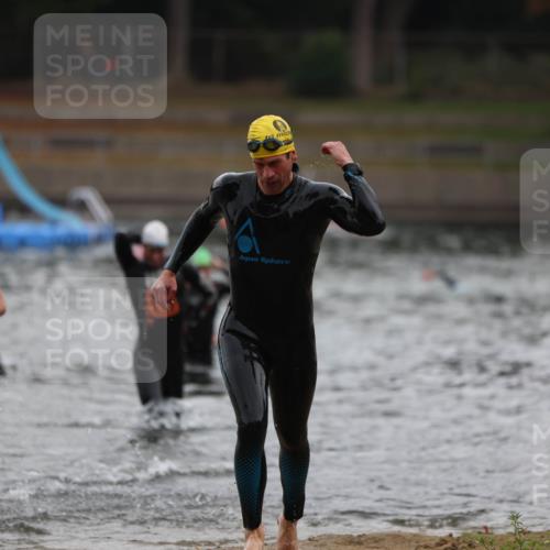 14.09.2025 - Stadtparktriathlon Michael Strokosch http://msf.ph/oto/8865136 14.09.2025 09:01:20 Schwimmen 386, 403, 412, 436 meine-sportfotos.de