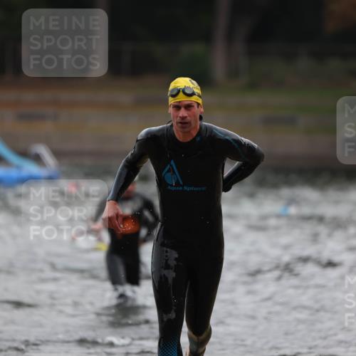 14.09.2025 - Stadtparktriathlon Michael Strokosch http://msf.ph/oto/8865141 14.09.2025 09:01:21 Schwimmen 386, 403, 412, 436 meine-sportfotos.de