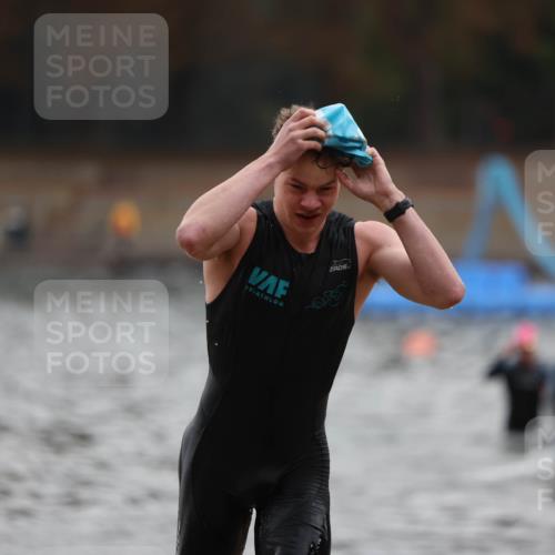 14.09.2025 - Stadtparktriathlon Michael Strokosch http://msf.ph/oto/8865154 14.09.2025 09:01:23 Schwimmen 386, 403, 412, 436 meine-sportfotos.de