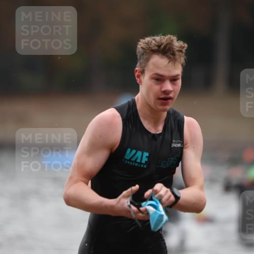 14.09.2025 - Stadtparktriathlon Michael Strokosch http://msf.ph/oto/8865157 14.09.2025 09:01:24 Schwimmen 386, 402, 403, 412, 436 meine-sportfotos.de