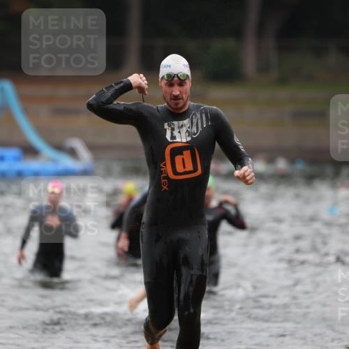 14.09.2025 - Stadtparktriathlon Michael Strokosch http://msf.ph/oto/8865166 14.09.2025 09:01:27 Schwimmen 386, 402, 403, 412, 436 meine-sportfotos.de