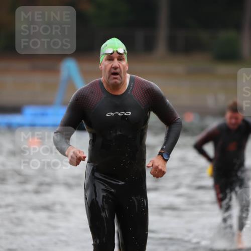 14.09.2025 - Stadtparktriathlon Michael Strokosch http://msf.ph/oto/8865192 14.09.2025 09:01:35 Schwimmen 386, 402, 404, 422 meine-sportfotos.de