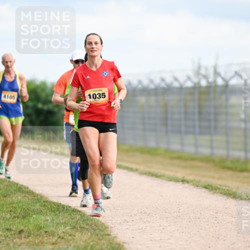 14.09.2025 - Airport Race Dr. Thomas Lammeyer http://msf.ph/oto/8865202 14.09.2025 12:05:37 Laufen 4105, 1035, 233 meine-sportfotos.de