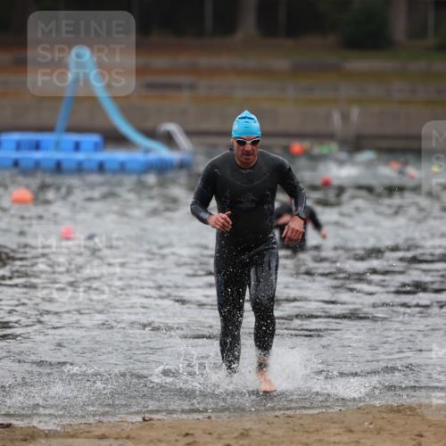 14.09.2025 - Stadtparktriathlon Michael Strokosch http://msf.ph/oto/8865212 14.09.2025 09:01:58 Schwimmen 397 meine-sportfotos.de
