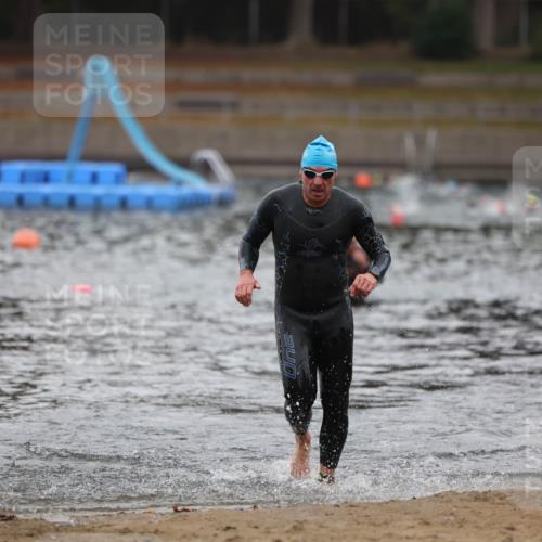 14.09.2025 - Stadtparktriathlon Michael Strokosch http://msf.ph/oto/8865214 14.09.2025 09:01:58 Schwimmen 397 meine-sportfotos.de