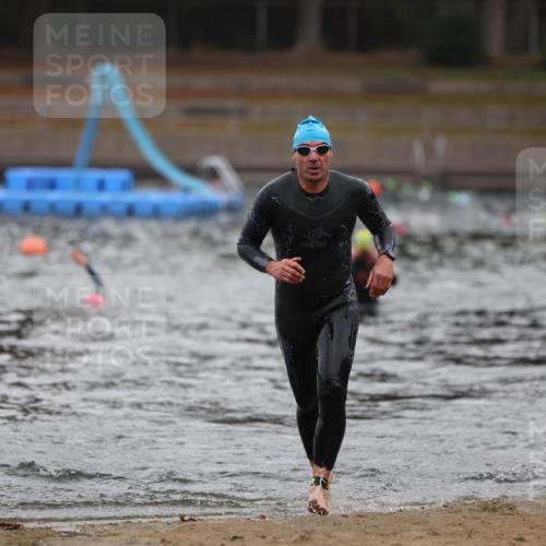 14.09.2025 - Stadtparktriathlon Michael Strokosch http://msf.ph/oto/8865217 14.09.2025 09:01:59 Schwimmen 397 meine-sportfotos.de