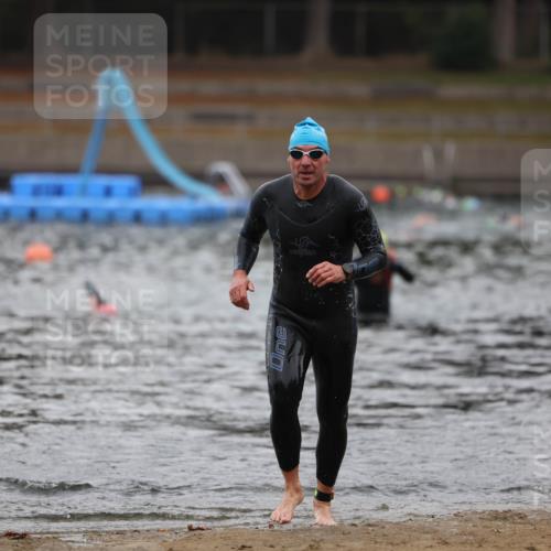 14.09.2025 - Stadtparktriathlon Michael Strokosch http://msf.ph/oto/8865218 14.09.2025 09:01:59 Schwimmen 397 meine-sportfotos.de