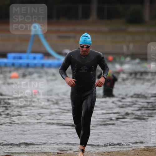 14.09.2025 - Stadtparktriathlon Michael Strokosch http://msf.ph/oto/8865221 14.09.2025 09:02:00 Schwimmen 397 meine-sportfotos.de