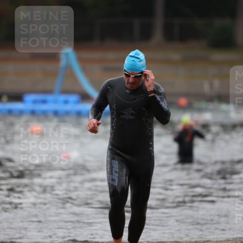 14.09.2025 - Stadtparktriathlon Michael Strokosch http://msf.ph/oto/8865227 14.09.2025 09:02:01 Schwimmen 397 meine-sportfotos.de