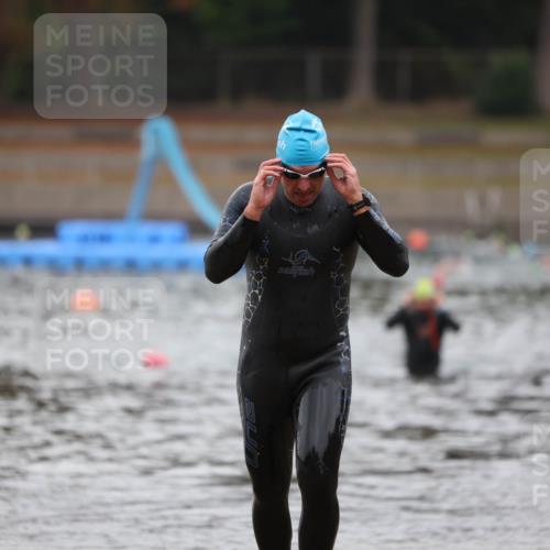 14.09.2025 - Stadtparktriathlon Michael Strokosch http://msf.ph/oto/8865229 14.09.2025 09:02:01 Schwimmen 397 meine-sportfotos.de