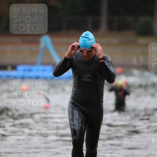 14.09.2025 - Stadtparktriathlon Michael Strokosch http://msf.ph/oto/8865230 14.09.2025 09:02:01 Schwimmen 397 meine-sportfotos.de