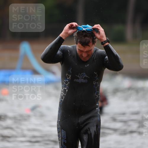 14.09.2025 - Stadtparktriathlon Michael Strokosch http://msf.ph/oto/8865235 14.09.2025 09:02:02 Schwimmen 397 meine-sportfotos.de