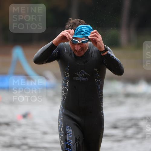 14.09.2025 - Stadtparktriathlon Michael Strokosch http://msf.ph/oto/8865236 14.09.2025 09:02:03 Schwimmen 397 meine-sportfotos.de