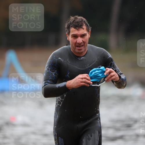 14.09.2025 - Stadtparktriathlon Michael Strokosch http://msf.ph/oto/8865238 14.09.2025 09:02:03 Schwimmen 397 meine-sportfotos.de