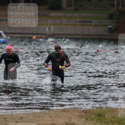14.09.2025 - Stadtparktriathlon Michael Strokosch http://msf.ph/oto/8865247 14.09.2025 09:02:11 Schwimmen 380, 419 meine-sportfotos.de