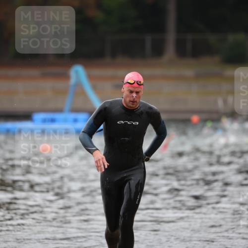 14.09.2025 - Stadtparktriathlon Michael Strokosch http://msf.ph/oto/8865274 14.09.2025 09:02:19 Schwimmen 380, 419 meine-sportfotos.de