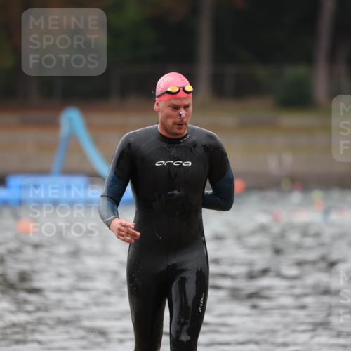 14.09.2025 - Stadtparktriathlon Michael Strokosch http://msf.ph/oto/8865279 14.09.2025 09:02:20 Schwimmen 380, 419 meine-sportfotos.de