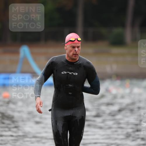 14.09.2025 - Stadtparktriathlon Michael Strokosch http://msf.ph/oto/8865281 14.09.2025 09:02:20 Schwimmen 380, 419 meine-sportfotos.de