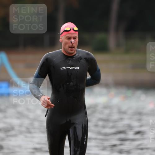 14.09.2025 - Stadtparktriathlon Michael Strokosch http://msf.ph/oto/8865284 14.09.2025 09:02:21 Schwimmen 380, 419 meine-sportfotos.de