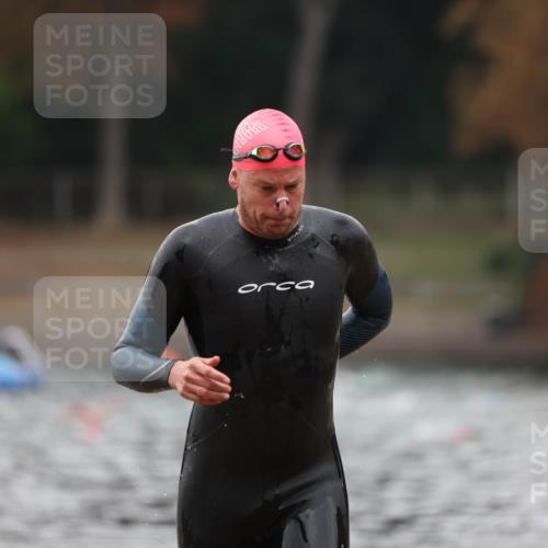 14.09.2025 - Stadtparktriathlon Michael Strokosch http://msf.ph/oto/8865287 14.09.2025 09:02:21 Schwimmen 380, 419 meine-sportfotos.de
