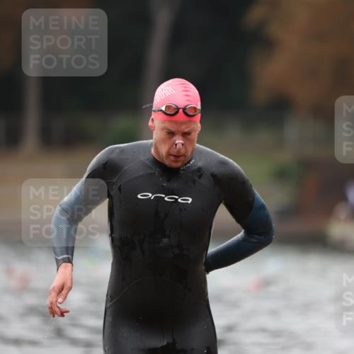 14.09.2025 - Stadtparktriathlon Michael Strokosch http://msf.ph/oto/8865288 14.09.2025 09:02:22 Schwimmen 380, 419 meine-sportfotos.de