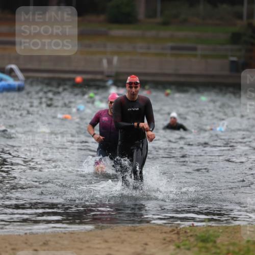 14.09.2025 - Stadtparktriathlon Michael Strokosch http://msf.ph/oto/8865291 14.09.2025 09:02:52 Schwimmen 401, 425 meine-sportfotos.de